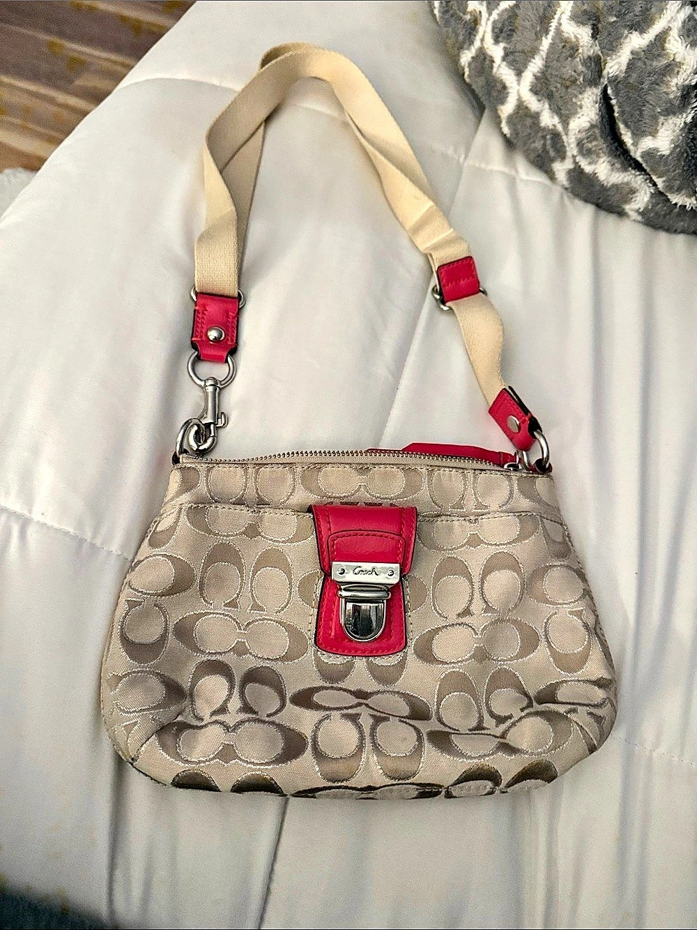 Coach Signature Stripe Swingpack Crossbody Beige & Pink